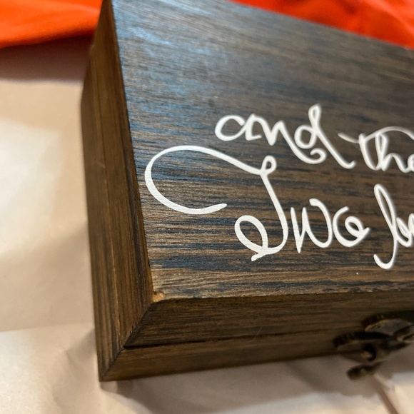 Wedding ring holder - Picture 4 of 5